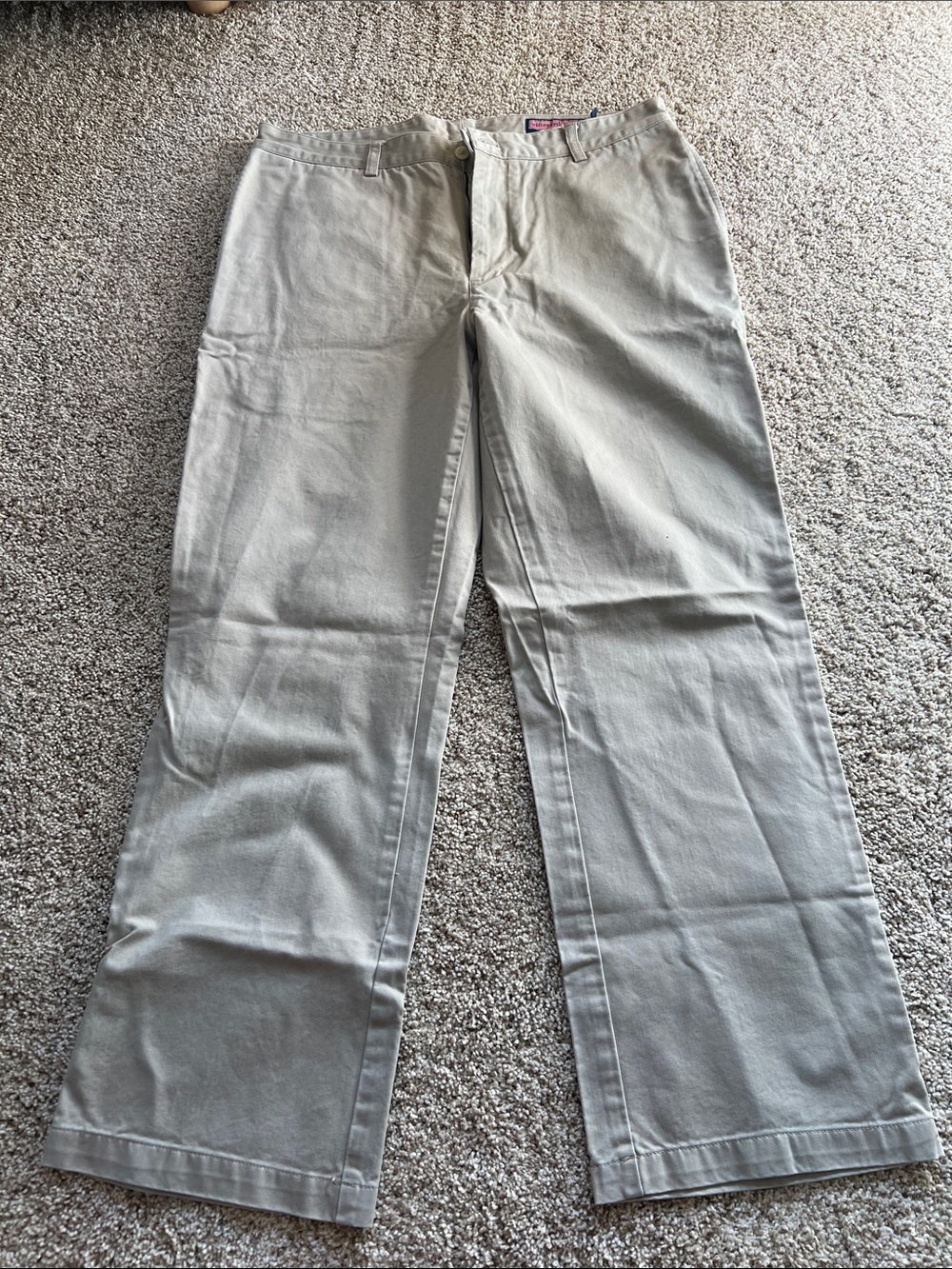 Vineyard Vines Men’s Classic Chino Pants in Light Khaki